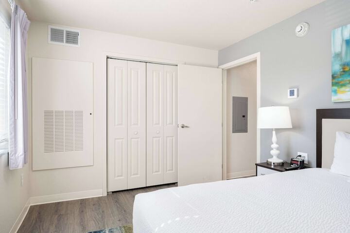 Room 25 of 92