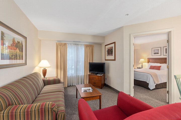 Room 34 of 59