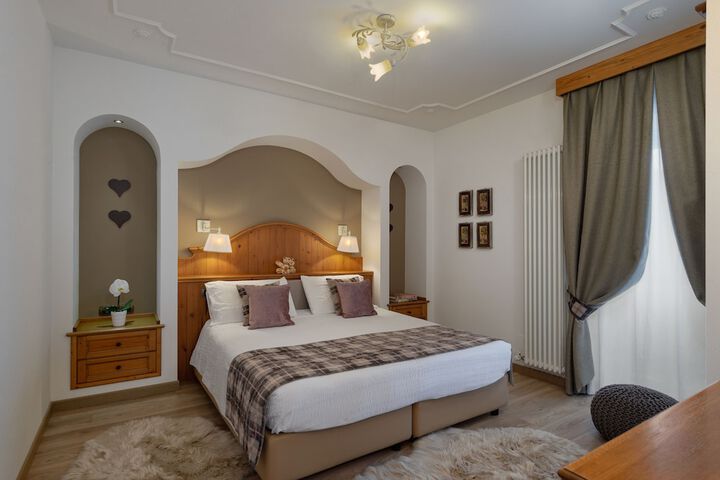 Room 12 of 212