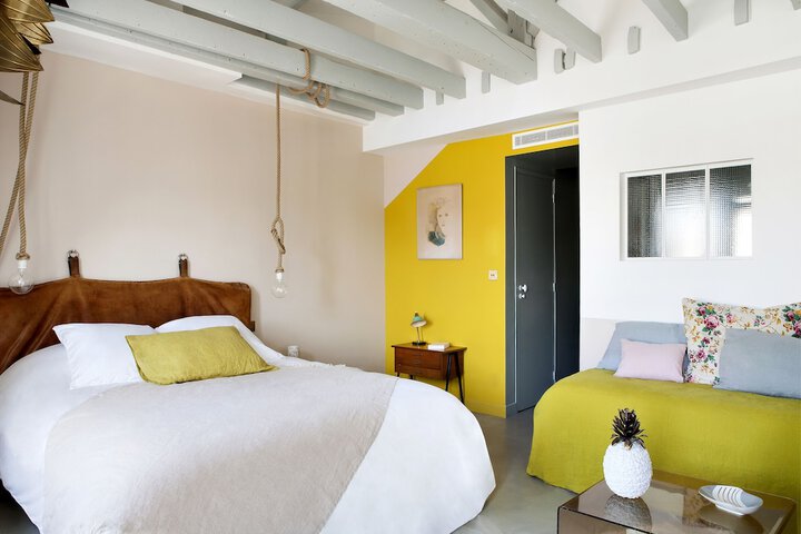 Room 9 of 49
