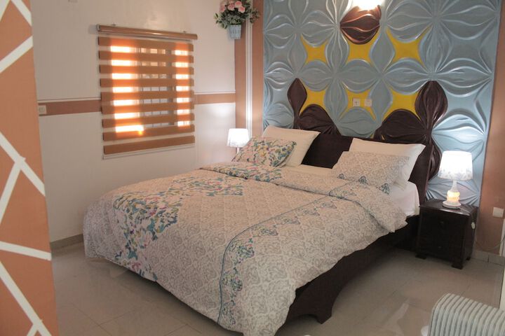 Room 4 of 24