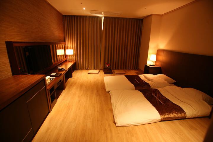 Room 20 of 83