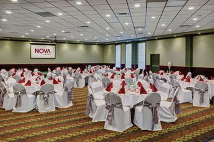Ballroom/Hall 2 of 18