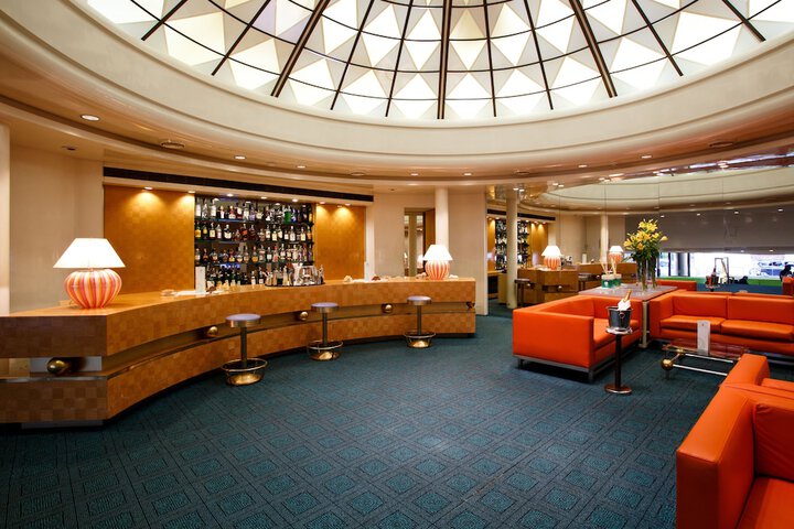 Lounge 40 of 50