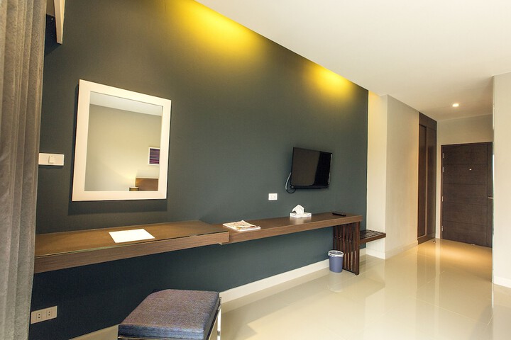 Room 28 of 46