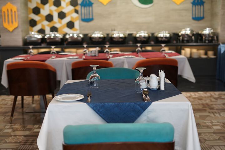 Dining 51 of 62