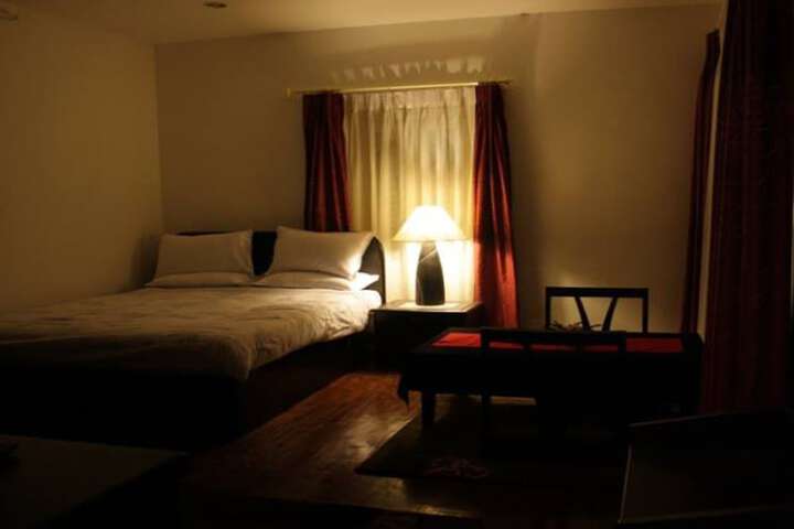 Room 5 of 15