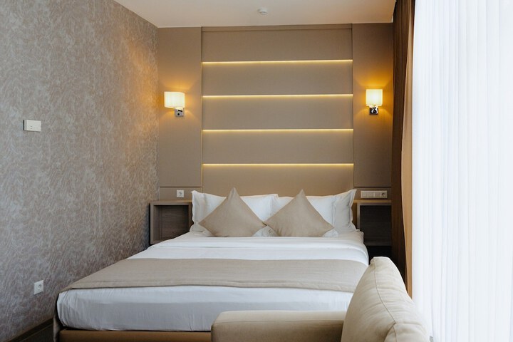 Room 28 of 80