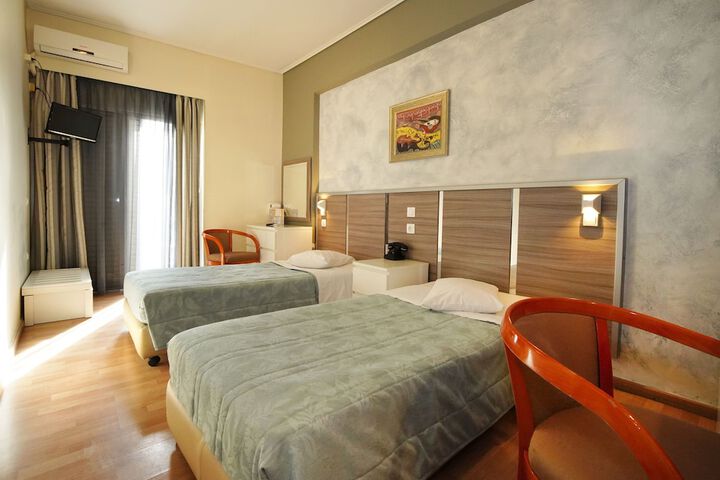 Room 53 of 100