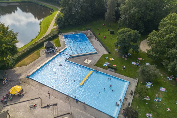 Pool 13 of 39