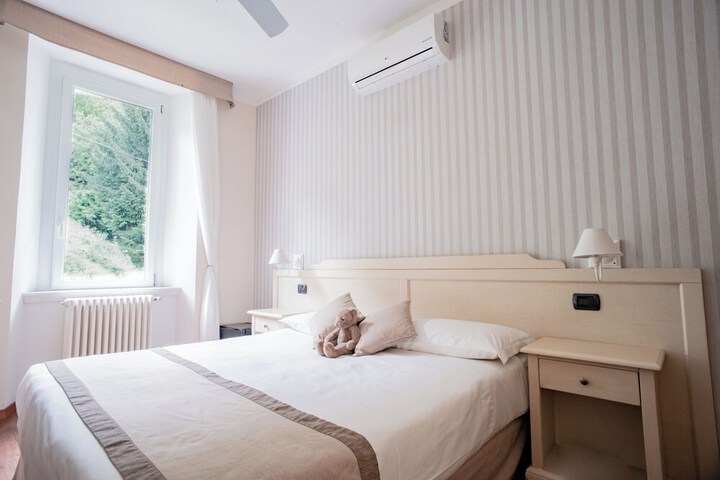 Room 21 of 47