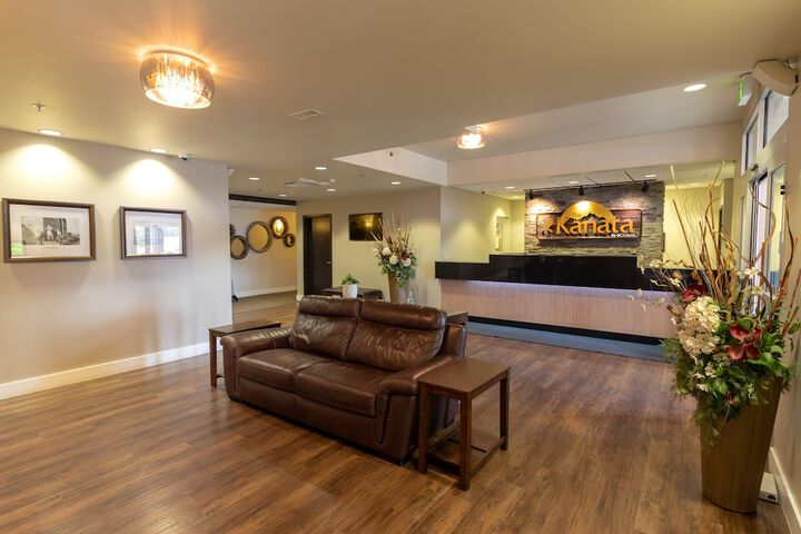 Entrance & Lobby
