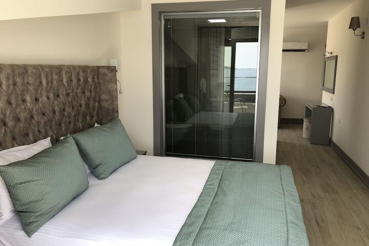 Room 16 of 68