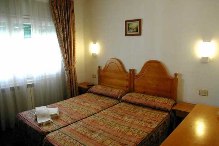 Room 2 of 41