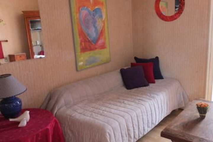 Room 32 of 47
