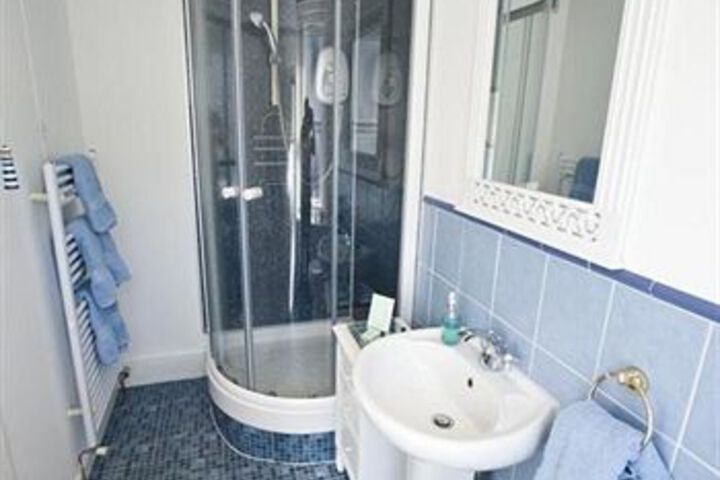 Room 2 of 18