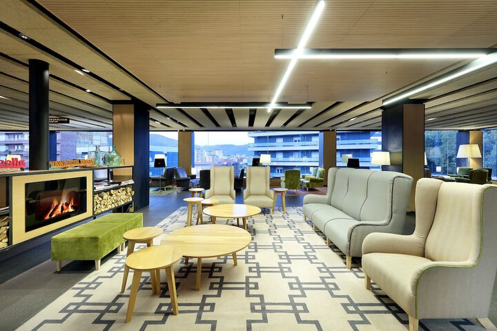 Guest Lobby