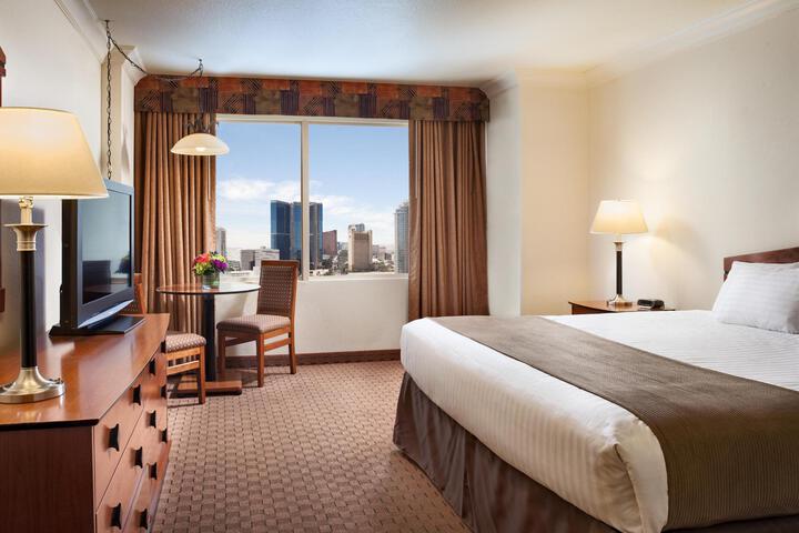 Standard Room, King or Two Doubles (7 of 9)