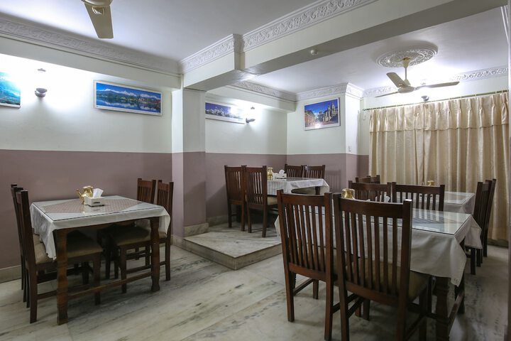 Dining 16 of 18