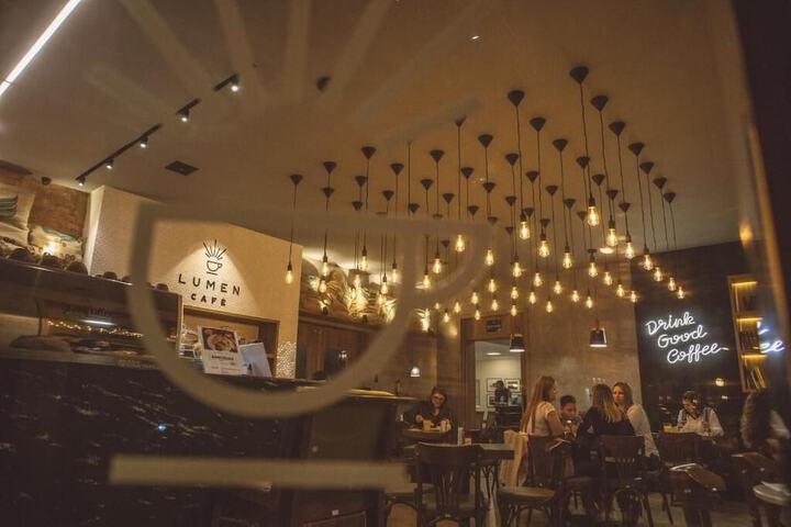Dining 82 of 135