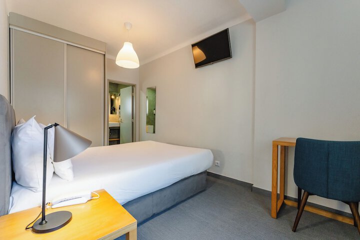 Room 13 of 100