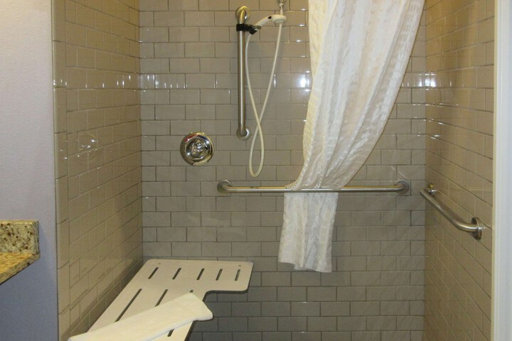 Room 12 of 24