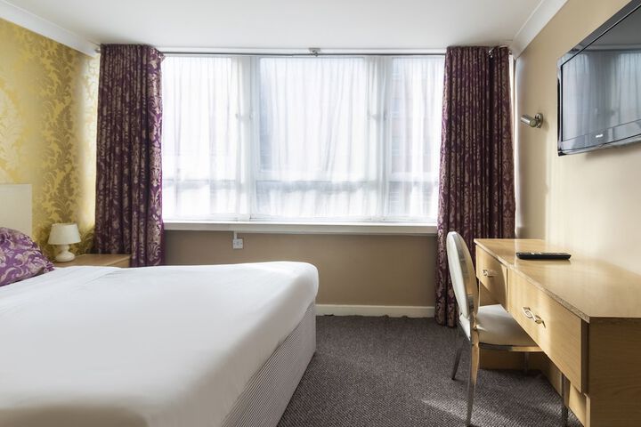 Room 3 of 36