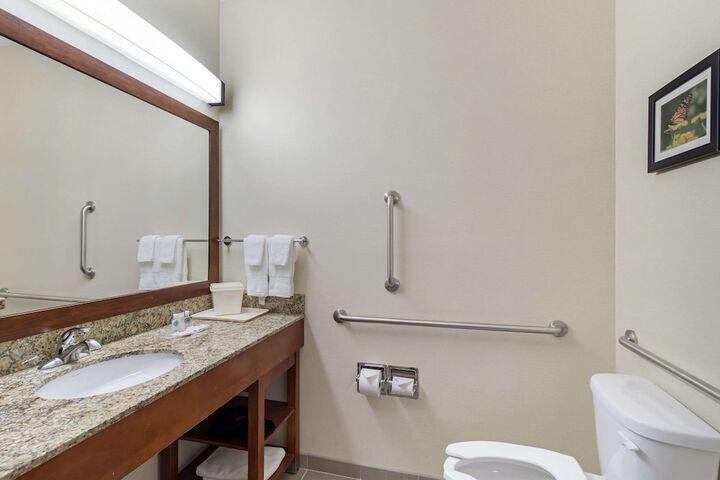2 Queen Beds Suite (4 of 12)