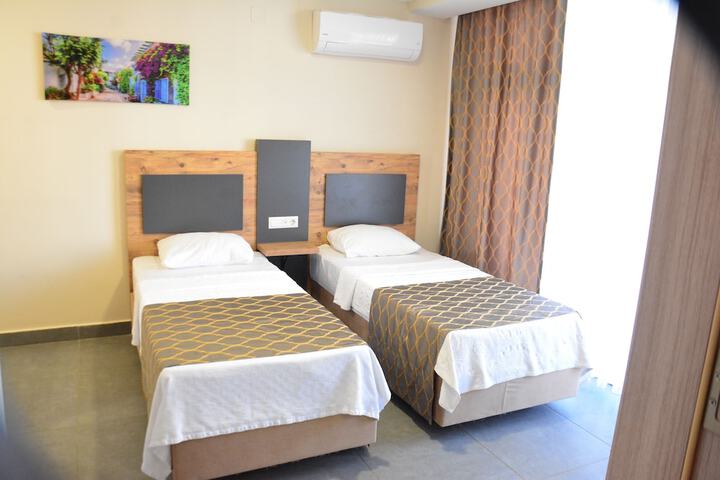 Room 27 of 70