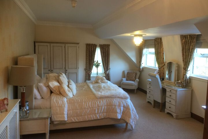 Room 16 of 76