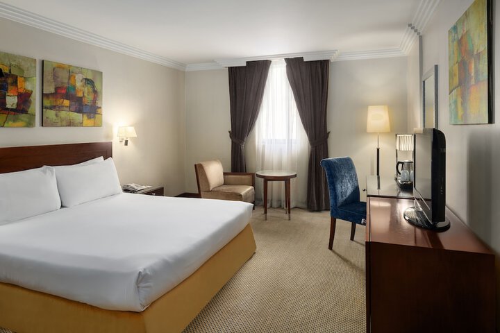 Room 21 of 39