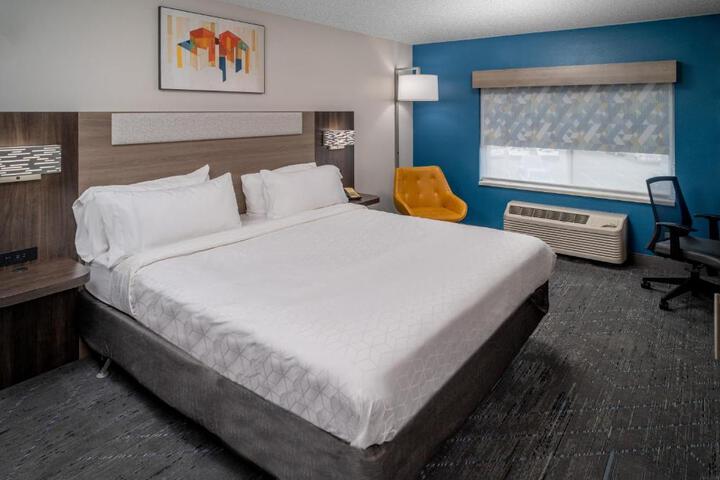 1 King Suite (12 of 12)