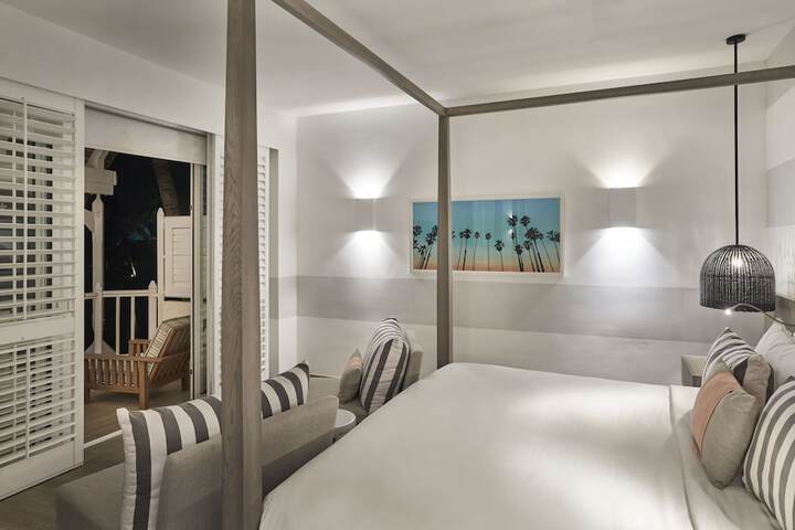 Room 13 of 158