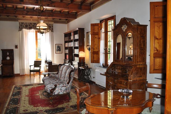 Hotel Interior 4 of 61