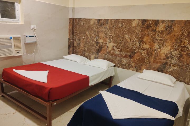 Room 10 of 15