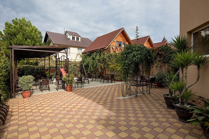 Hotel Exterior 58 of 64