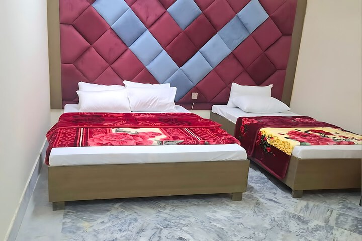 Room 9 of 19