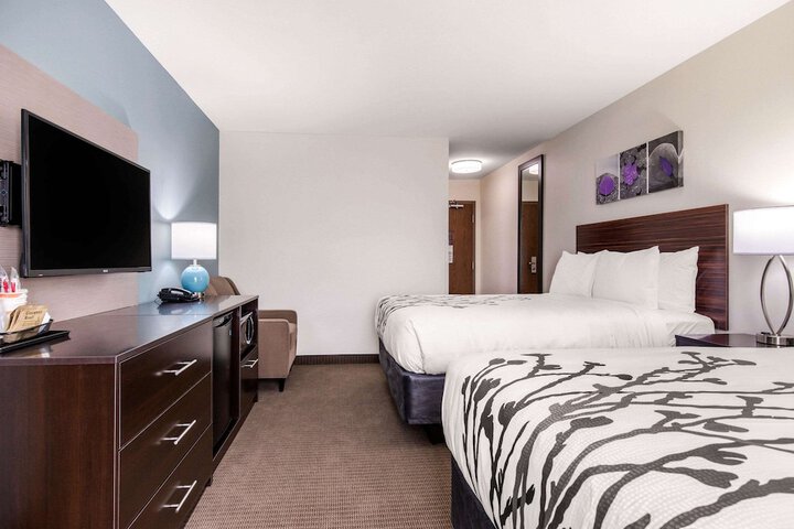 Room 28 of 44