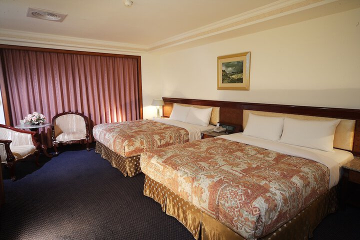 Room 7 of 24