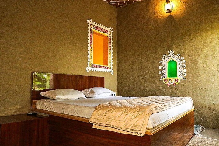 Room 3 of 6
