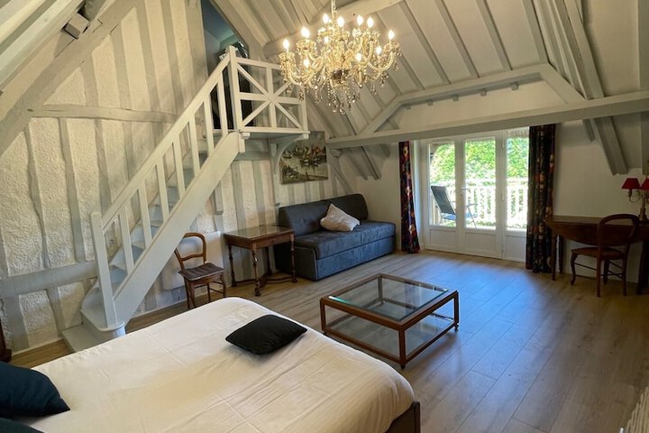 Room 8 of 47