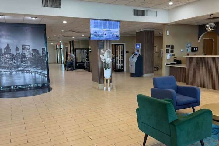 Entrance & Lobby