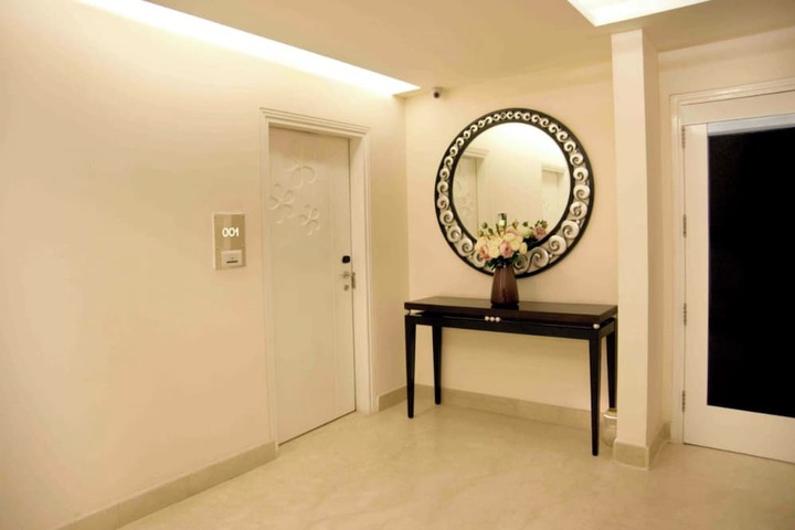 Guest Lobby