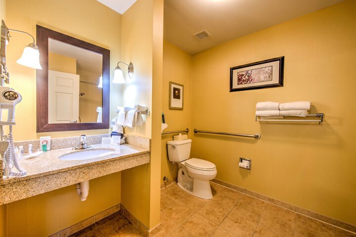 Suite 2 Queen Beds (9 of 27)