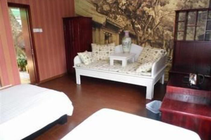 Room 6 of 34