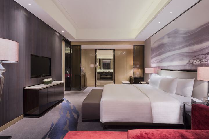 Room 4 of 36