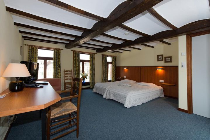 Room 4 of 19