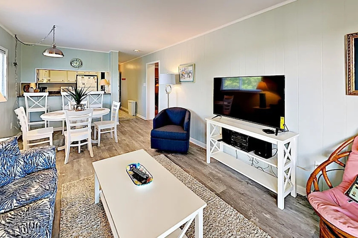 Room 5 of 18