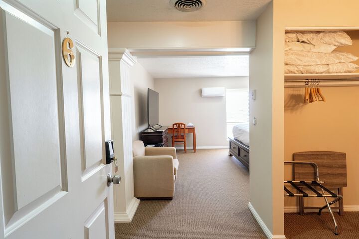 Room 16 of 113