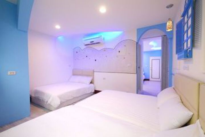 Room 73 of 118